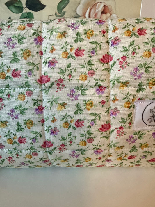 Large Mini Floral on Cream Carry All Bag