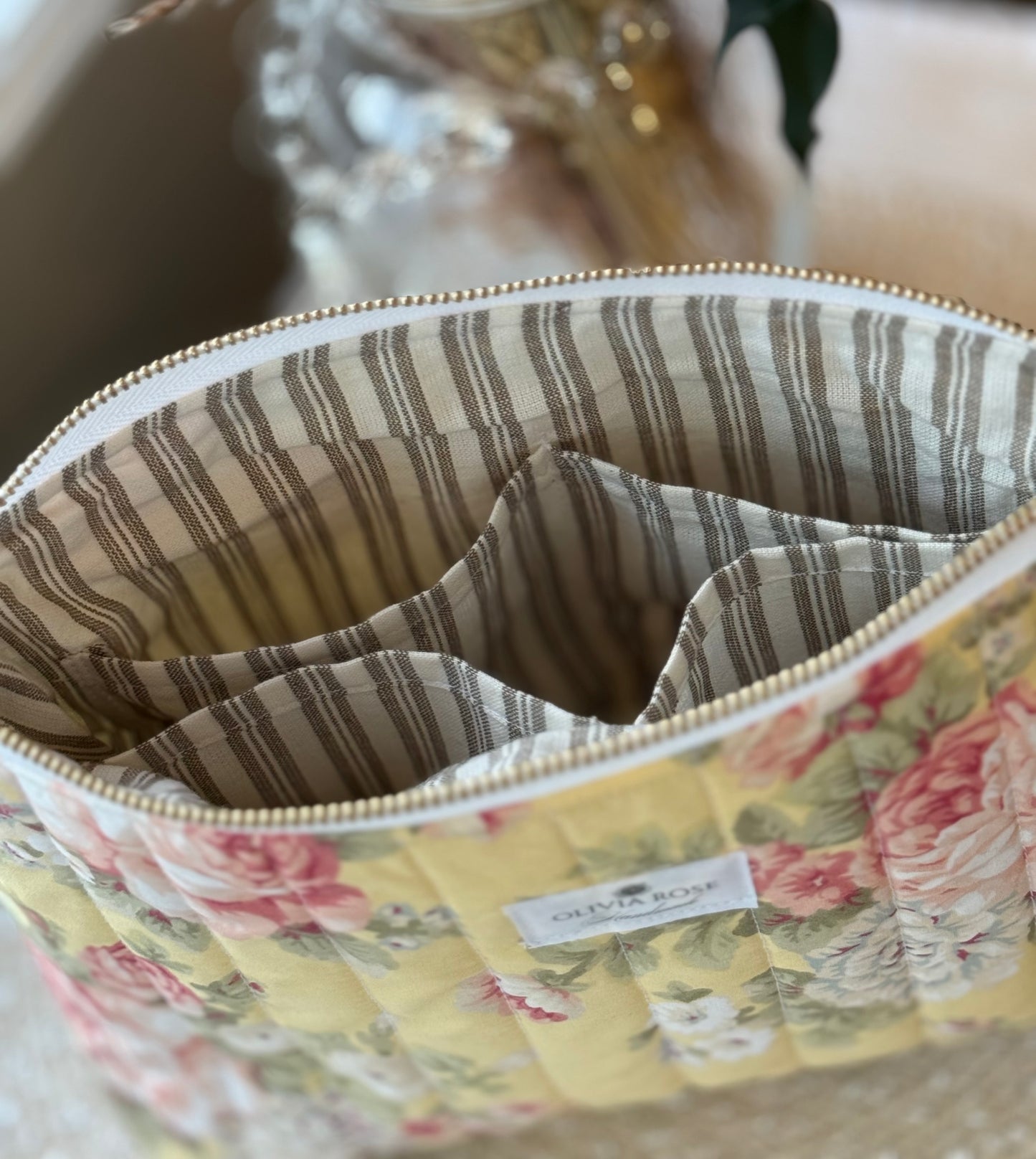 Vintage Rose Medium Toiletries Bag