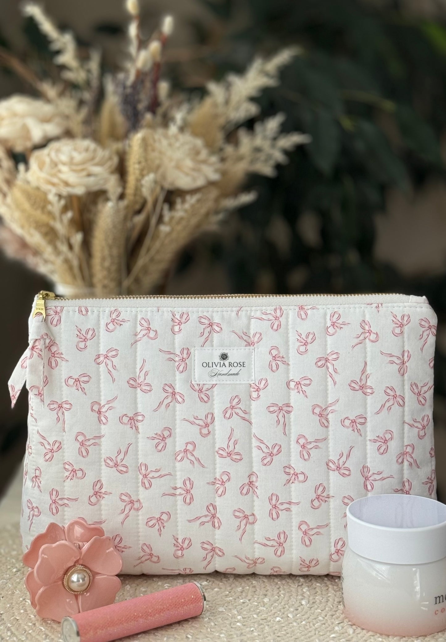 Mini Pink Bows Quilted Medium Toiletries bag