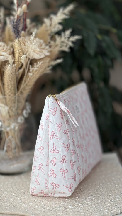 Mini Pink Bows Quilted Medium Toiletries bag