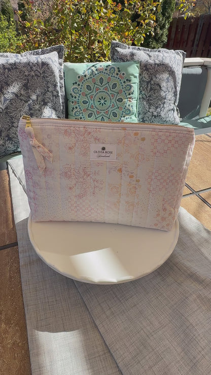 Delicate Patchwork Quilted Medium Toiletry Bag